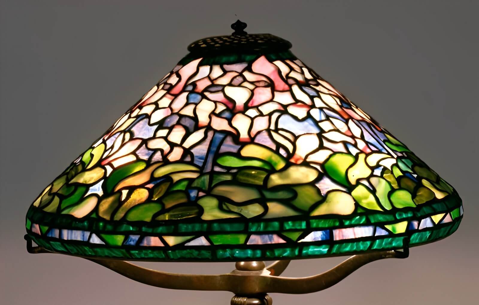 cyclamen tiffany lamp, cyclamen lamp shade, alexandra fontaine